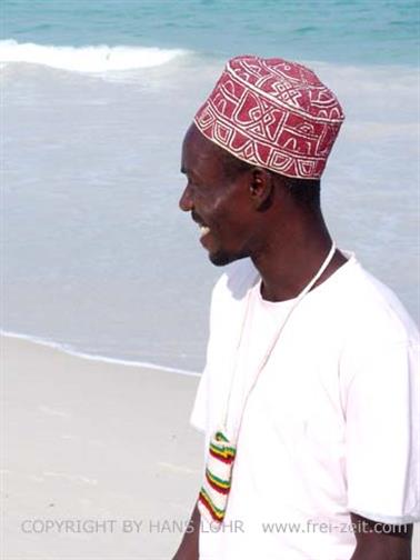 KENYA_2007,_Diani_Beach,_Southern Palms DSC05641H488